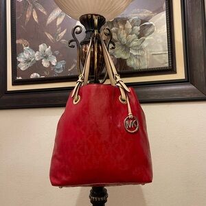 Michael Michael Kors please check all picture of condition